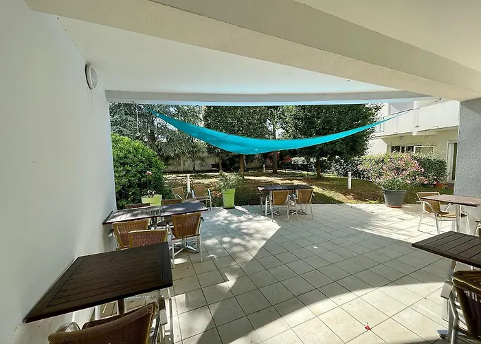 Aparthotel Domitys Le Clos Du Cedre